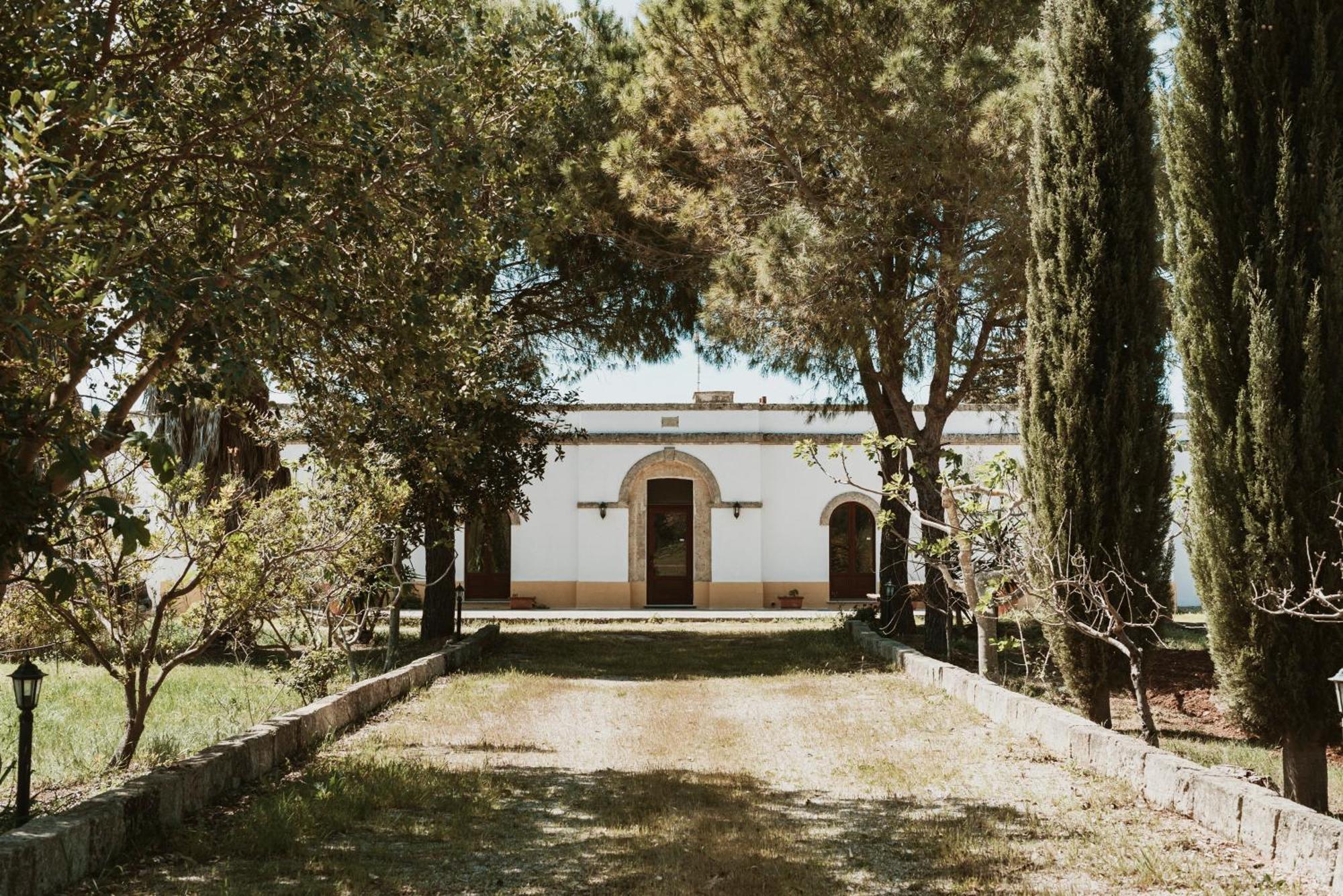 Bio-Agriturismo masseria La Palombara Salve Exterior foto