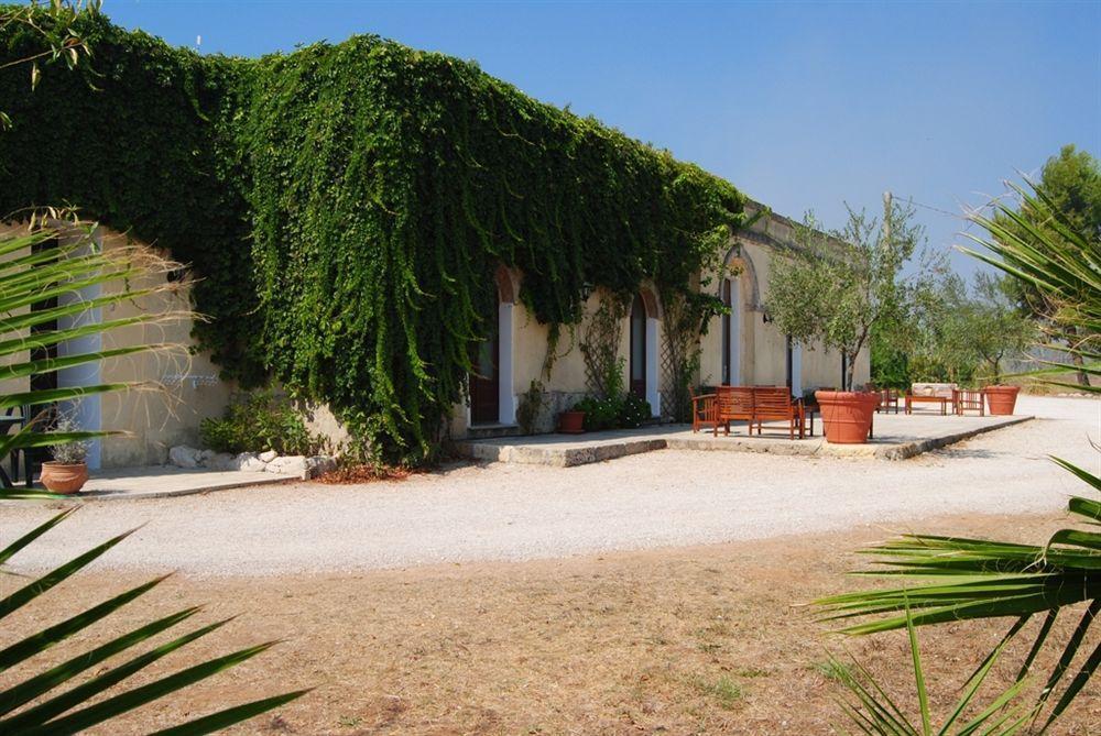 Bio-Agriturismo masseria La Palombara Salve Exterior foto
