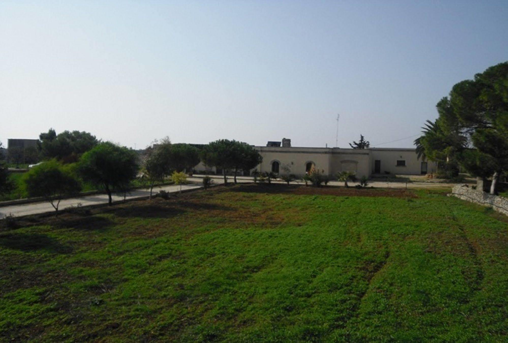 Bio-Agriturismo masseria La Palombara Salve Exterior foto