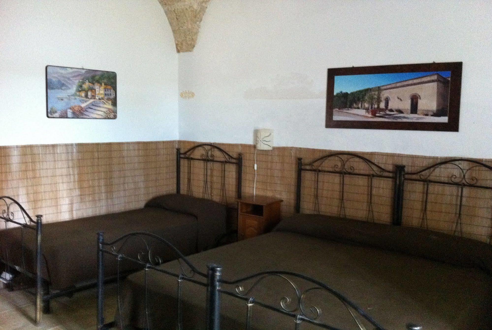 Bio-Agriturismo masseria La Palombara Salve Exterior foto